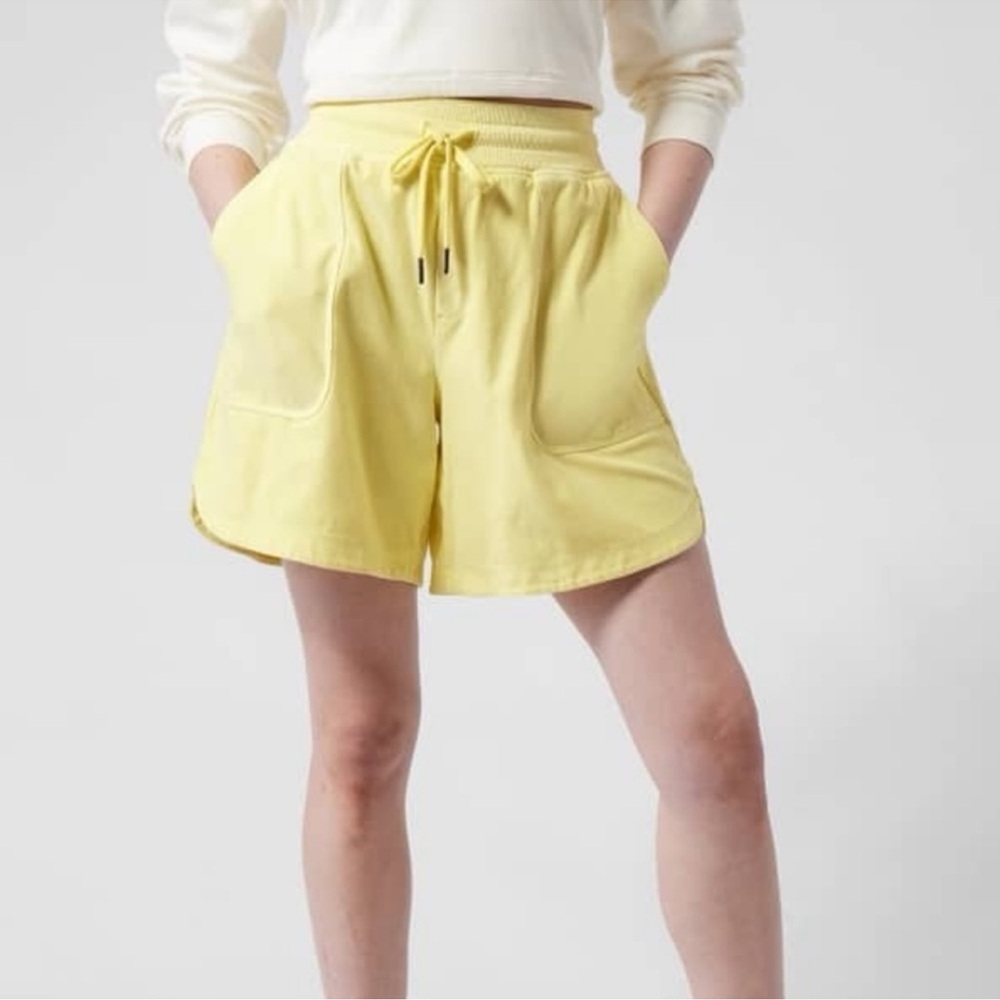 Athleta Farallon Midi Shorts Bright Yellow Small